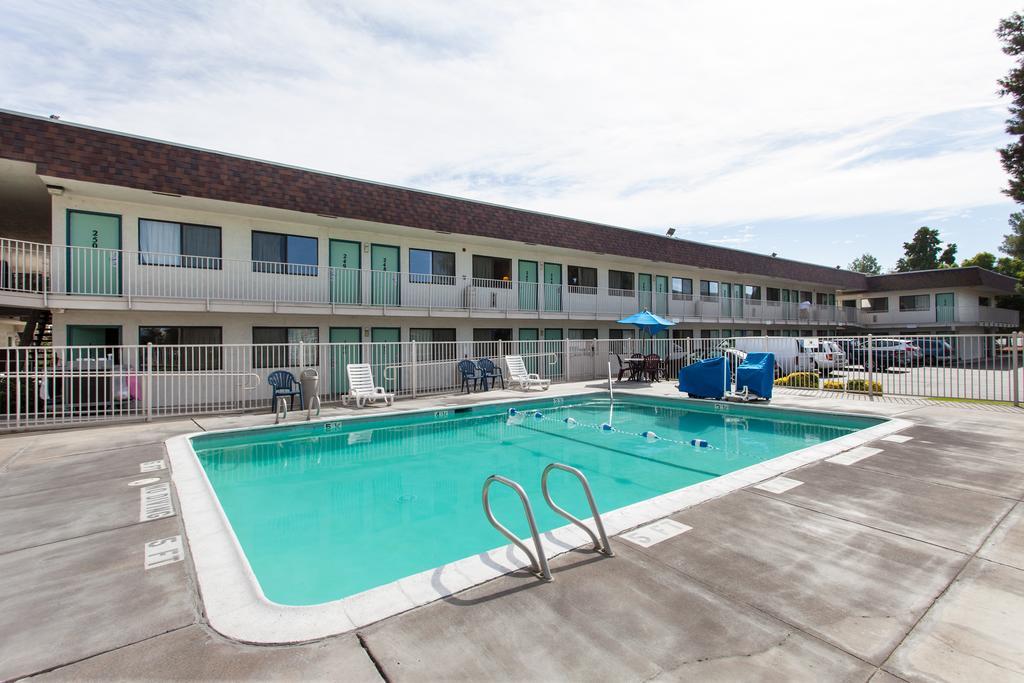 Park Inn By Radisson, Turlock Exteriör bild