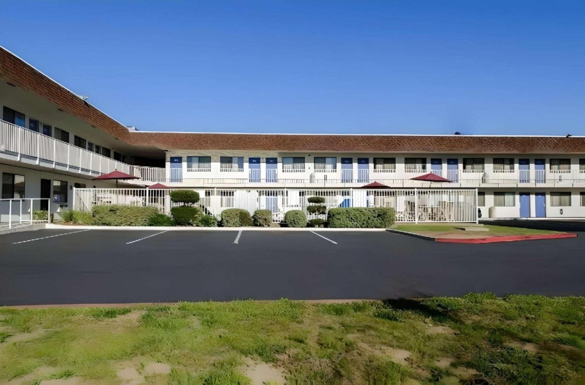 Park Inn By Radisson, Turlock Exteriör bild